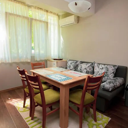 Daire Space Of Arts - Two-bedroom With Balcony