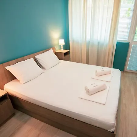 Space Of Arts - Two-bedroom With Balcony Apartment Burgas
