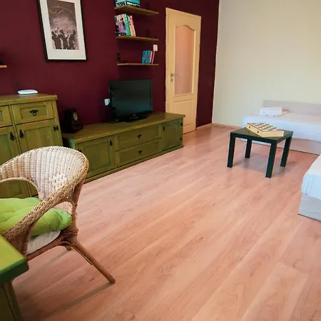 Space Of Arts - Two-bedroom With Balcony Apartment Burgas